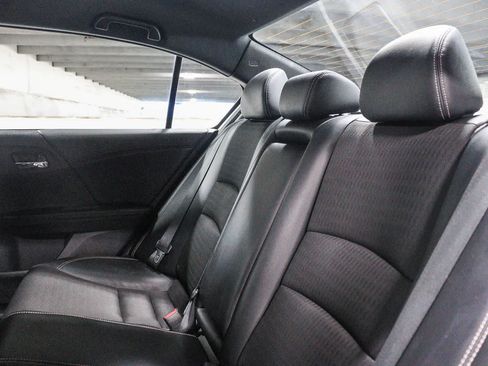 Used 2016 Honda Accord Sport image 18