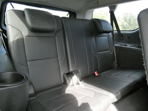 Used 2019 GMC Yukon XL SLT AWD/4WD image 16