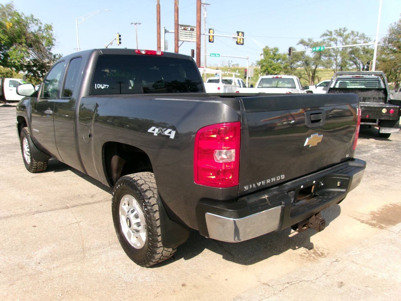 Used 2011 Chevrolet Silverado 2500 LT AWD/4WD image 2