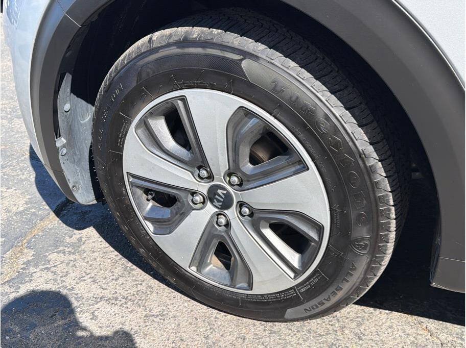 Used 2019 Kia Niro LX FWD image 28