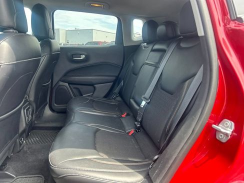 Used 2018 Jeep Compass Latitude w/ Popular Equipment Group AWD/4WD image 5