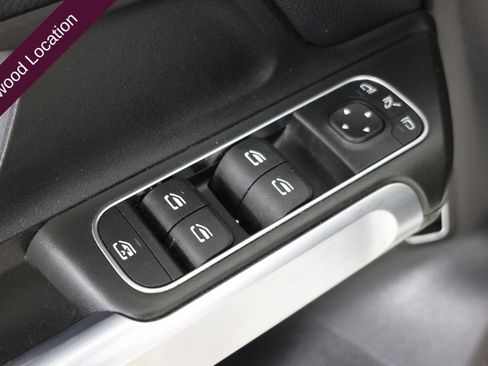 Used 2021 Mercedes-Benz GLB 250 4MATIC image 21