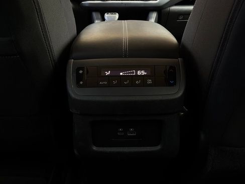 Used 2025 Nissan Pathfinder SV FWD image 14