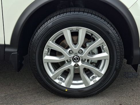 Used 2021 Nissan Rogue Sport SV AWD/4WD image 9