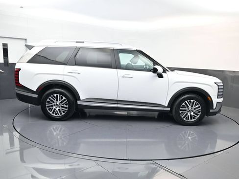 Certified 2026 Hyundai Palisade SEL FWD image 3