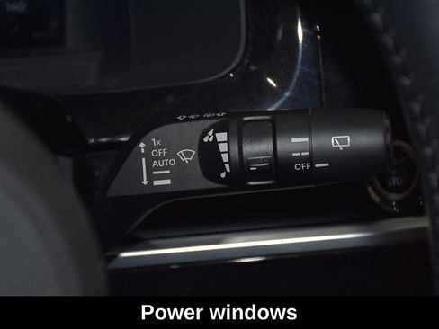 Used 2024 Nissan Pathfinder Platinum AWD/4WD image 17