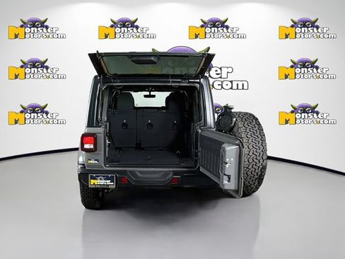 Used 2022 Jeep Wrangler Unlimited Sahara w/ Cold Weather Group AWD/4WD image 26