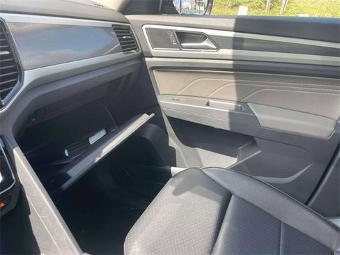 Used 2022 Volkswagen Atlas SEL R-Line image 35