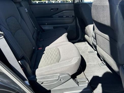 Used 2025 Nissan Pathfinder SV FWD image 27