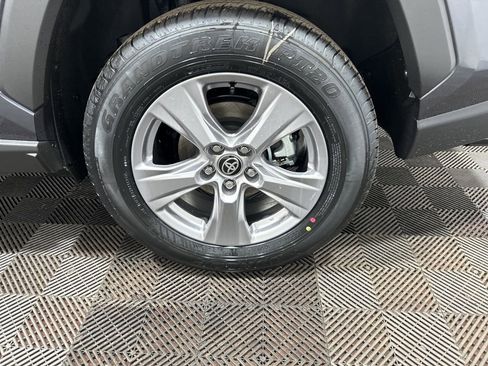 Used 2025 Toyota RAV4 XLE image 30