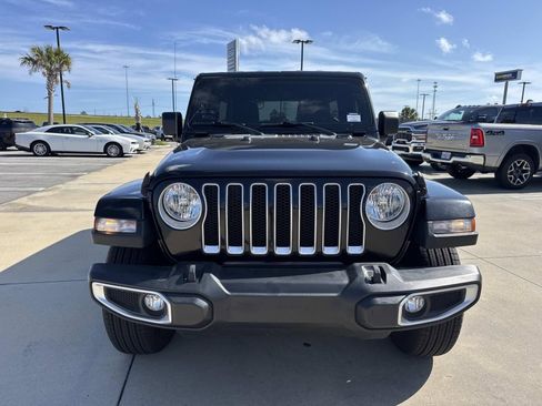 Used 2022 Jeep Wrangler Unlimited Sahara w/ Cold Weather Group image 2
