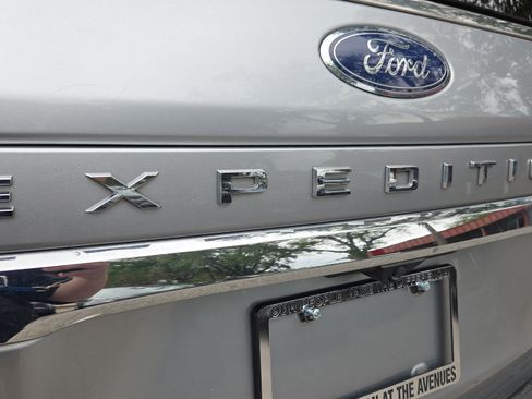 Used 2024 Ford Expedition Limited RWD image 32