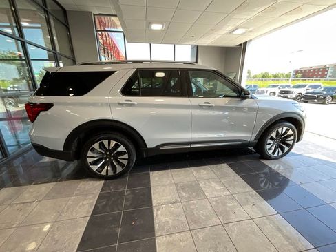 Used 2025 Ford Explorer Platinum w/ LUX Leather Package AWD/4WD image 6