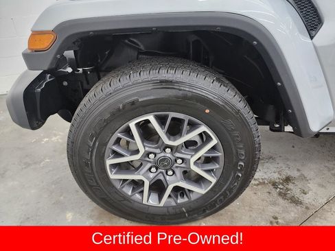 Certified 2024 Jeep Wrangler Unlimited Sahara w/ Technology Group AWD/4WD image 35