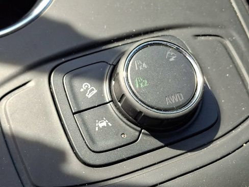 Used 2024 GMC Terrain SLE AWD/4WD image 25