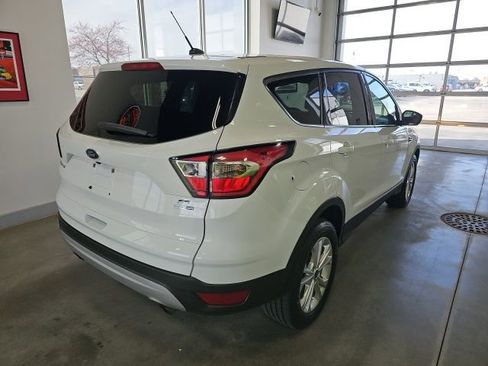 Used 2017 Ford Escape SE image 4