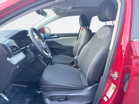 Used 2023 Volkswagen Taos SE w/ Panoramic Sunroof Package FWD image 13
