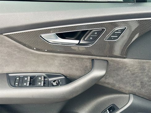 Used 2021 Audi SQ7 Premium Plus w/ Driver Assistance Package image 19