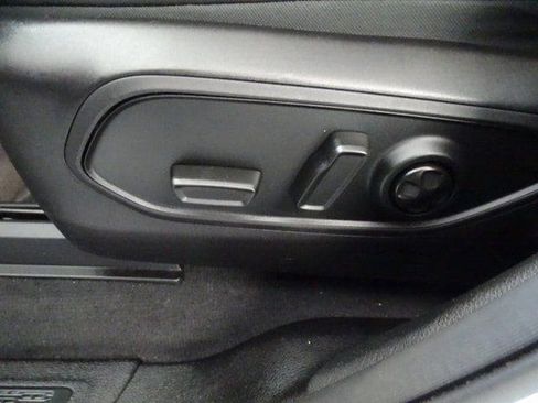 Certified 2023 Jeep Grand Cherokee 4WD 4xe w/ Luxury Tech Group II image 3