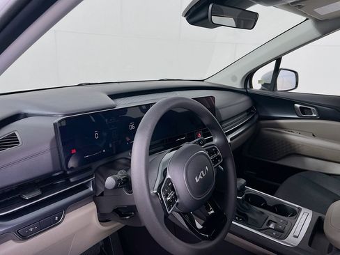 New 2026 Kia Carnival LX FWD image 9
