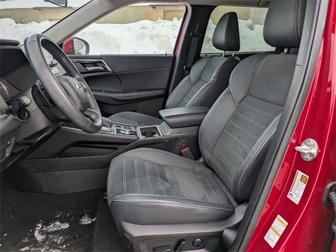 Used 2022 Mitsubishi Outlander SE image 7