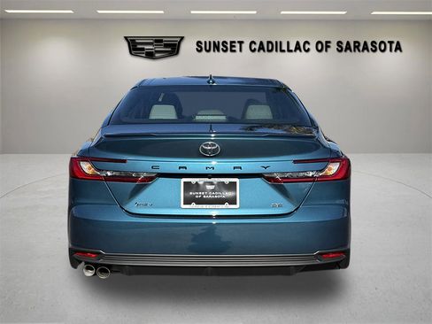 Used 2025 Toyota Camry SE image 4