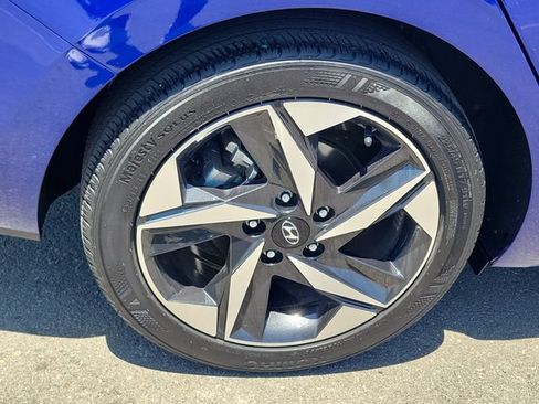 Used 2023 Hyundai Elantra SEL w/ Convenience Package FWD image 28