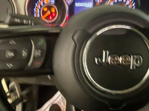 Used 2020 Jeep Wrangler Unlimited Sport AWD/4WD image 30