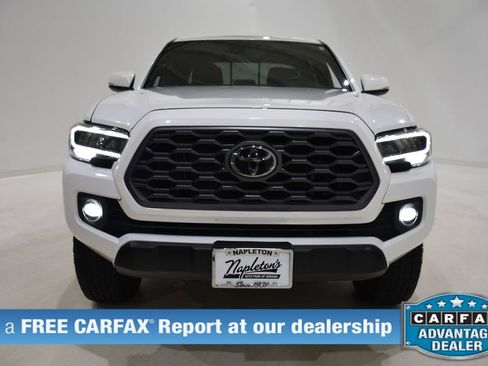 Used 2022 Toyota Tacoma TRD Off-Road w/ TRD Premium Off Road Package image 2