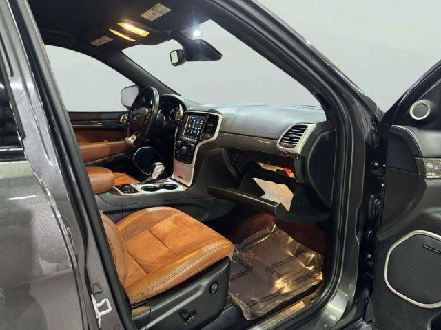 Used 2018 Jeep Grand Cherokee Trackhawk AWD/4WD image 44