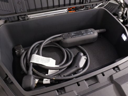 Used 2024 Audi Q8 e-tron Premium Plus w/ Premium Plus Package image 68