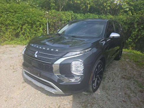 Used 2023 Mitsubishi Outlander SE AWD/4WD image 6