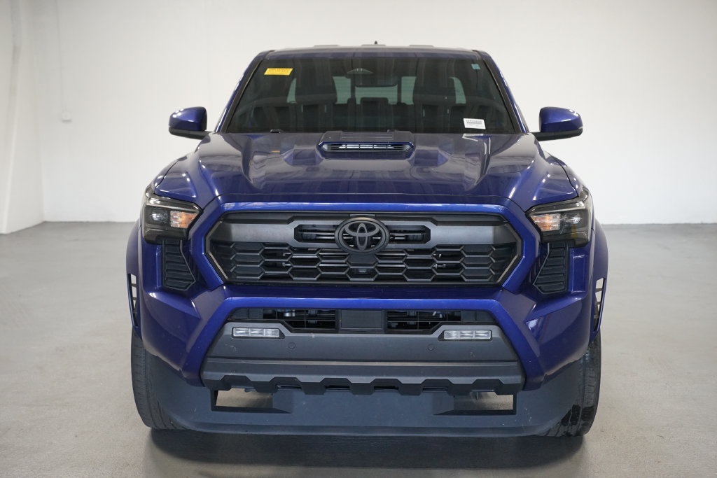 Used 2024 Toyota Tacoma TRD Sport w/ TRD Sport Upgrade Package RWD image 2