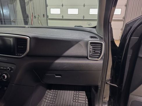 Used 2020 Kia Sportage LX AWD/4WD image 25