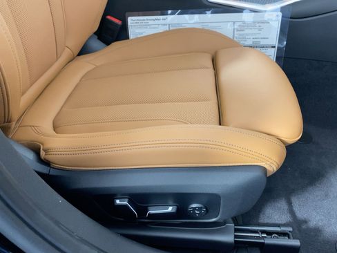 New 2026 BMW 330i Sedan w/ Convenience Package image 32