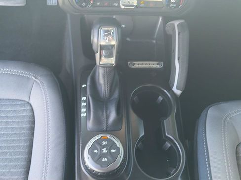 Used 2023 Ford Bronco Outer Banks w/ Sasquatch Package AWD/4WD image 13