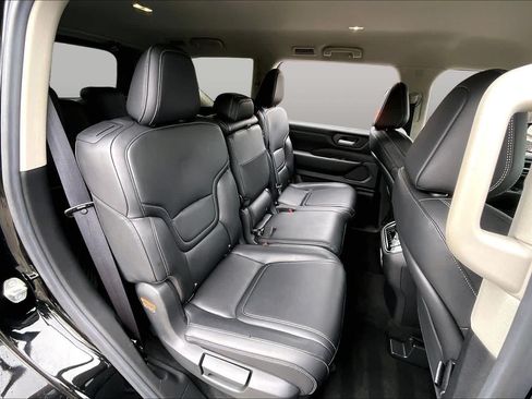 Certified 2025 Nissan Armada SV RWD image 20