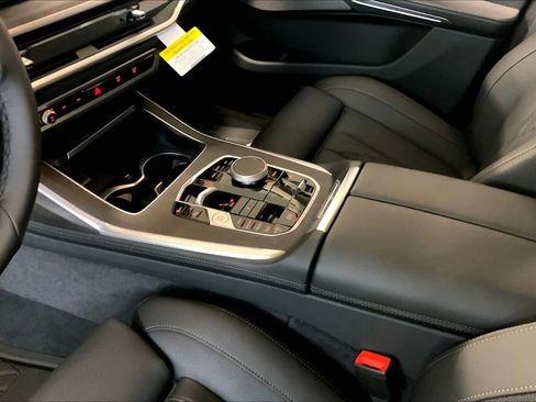 Used 2026 BMW X7 xDrive40i w/ Premium Package AWD/4WD image 7