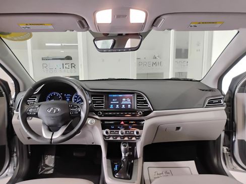 Used 2020 Hyundai Elantra Limited FWD image 12