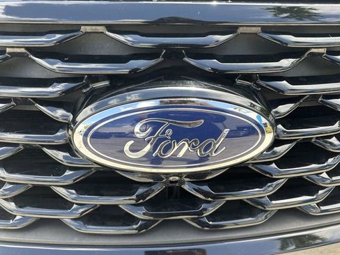 Used 2023 Ford Explorer ST-Line w/ Class IV Trailer Tow Package RWD image 10