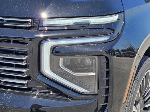 New 2026 Chevrolet Suburban High Country AWD/4WD image 5