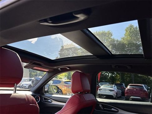 Used 2022 Alfa Romeo Stelvio Veloce image 24