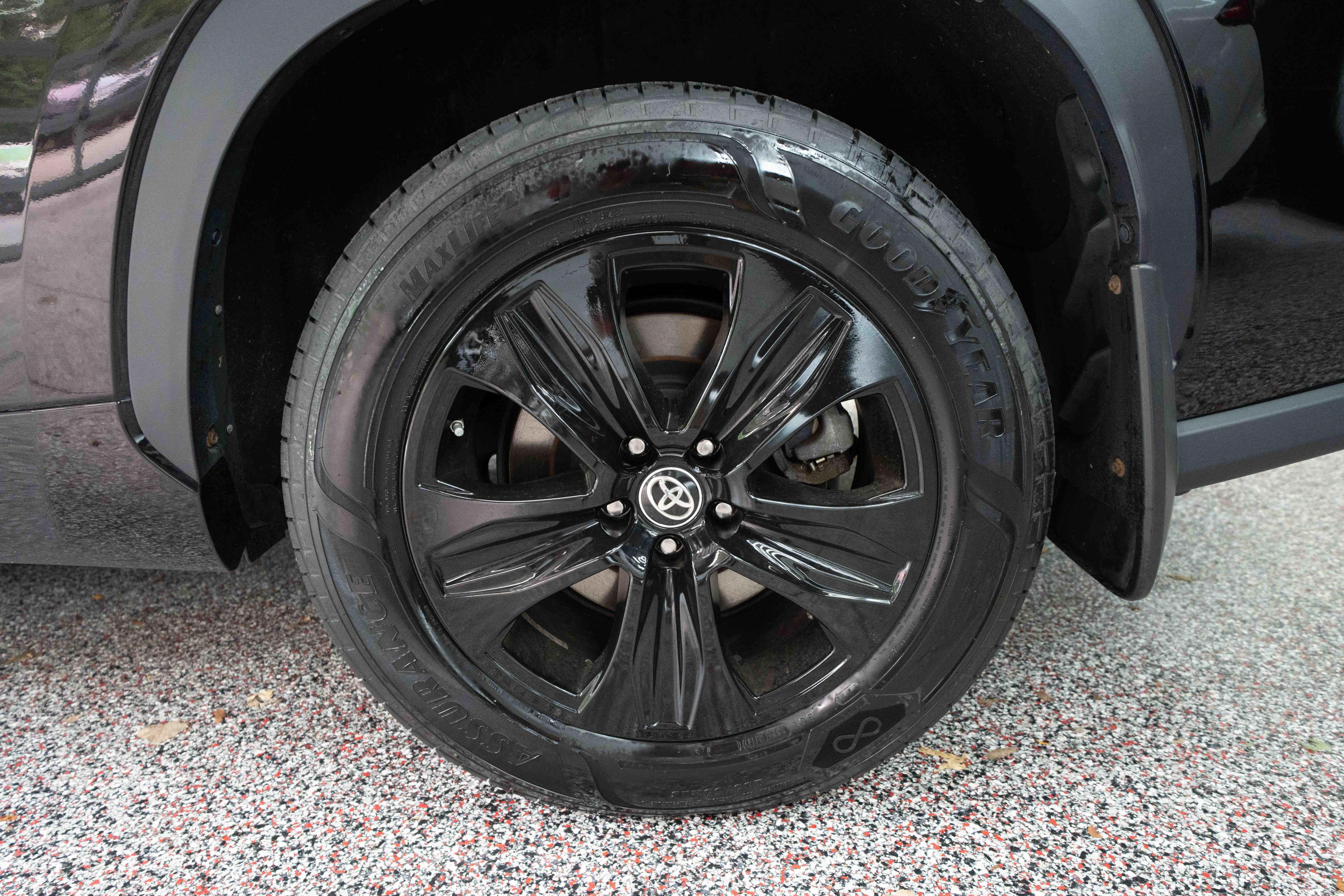 Used 2021 Toyota Highlander XLE AWD/4WD image 29