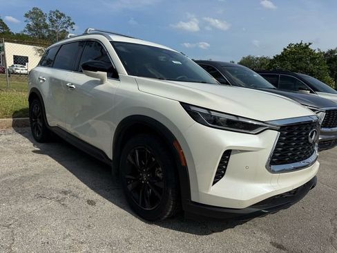 Certified 2025 INFINITI QX60 Luxe w/ Cargo Package FWD image 3