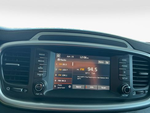 Used 2020 Kia Sorento LX w/ LX I4 Convenience Package FWD image 21