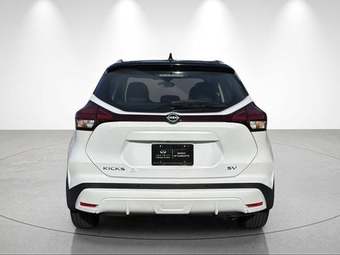 Used 2023 Nissan Kicks SV FWD image 4
