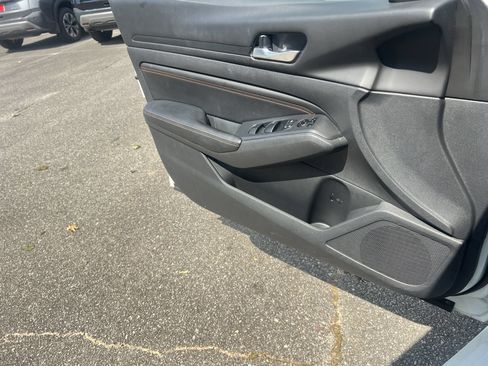 Certified 2021 Nissan Altima 2.5 SR FWD image 16