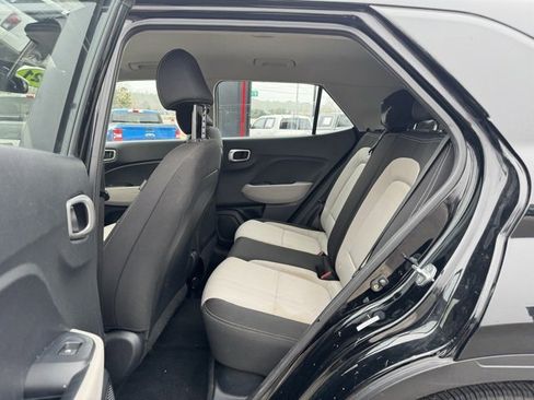 Used 2021 Hyundai Venue SEL image 9