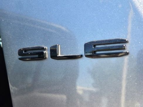 Used 2021 GMC Acadia SLE w/ Elevation Edition FWD image 10