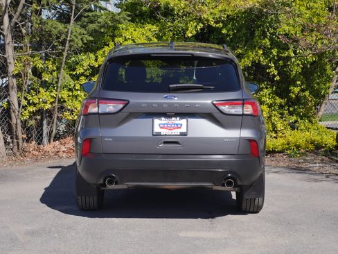 Used 2022 Ford Escape SE w/ SE Sport Appearance Package image 21